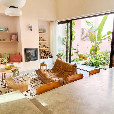 Luxury In The Heart Of Historic - Close To Train And בית נופש