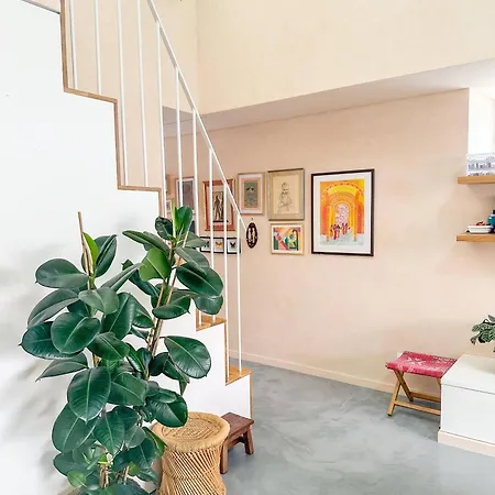 Luxury In The Heart Of Historic - Close To Train And בית נופש